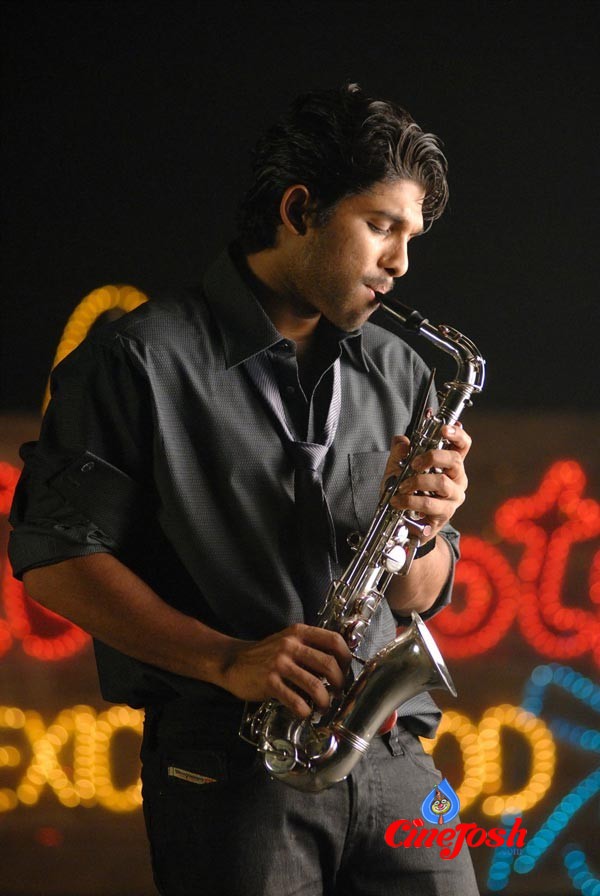 Arya2 Movie Stills - Allu Arjun, Kajal Agarwal, Navadeep - 10 / 29 photos